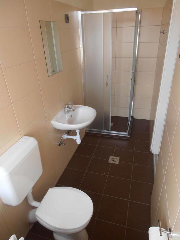 Hostel Martineum Felnottkepzo Akademia Szombathely Pokoj fotografie